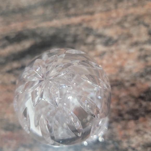 Tipperary Crystal Diamond Point Bud Vase 4 inches - Picture 3 of 5